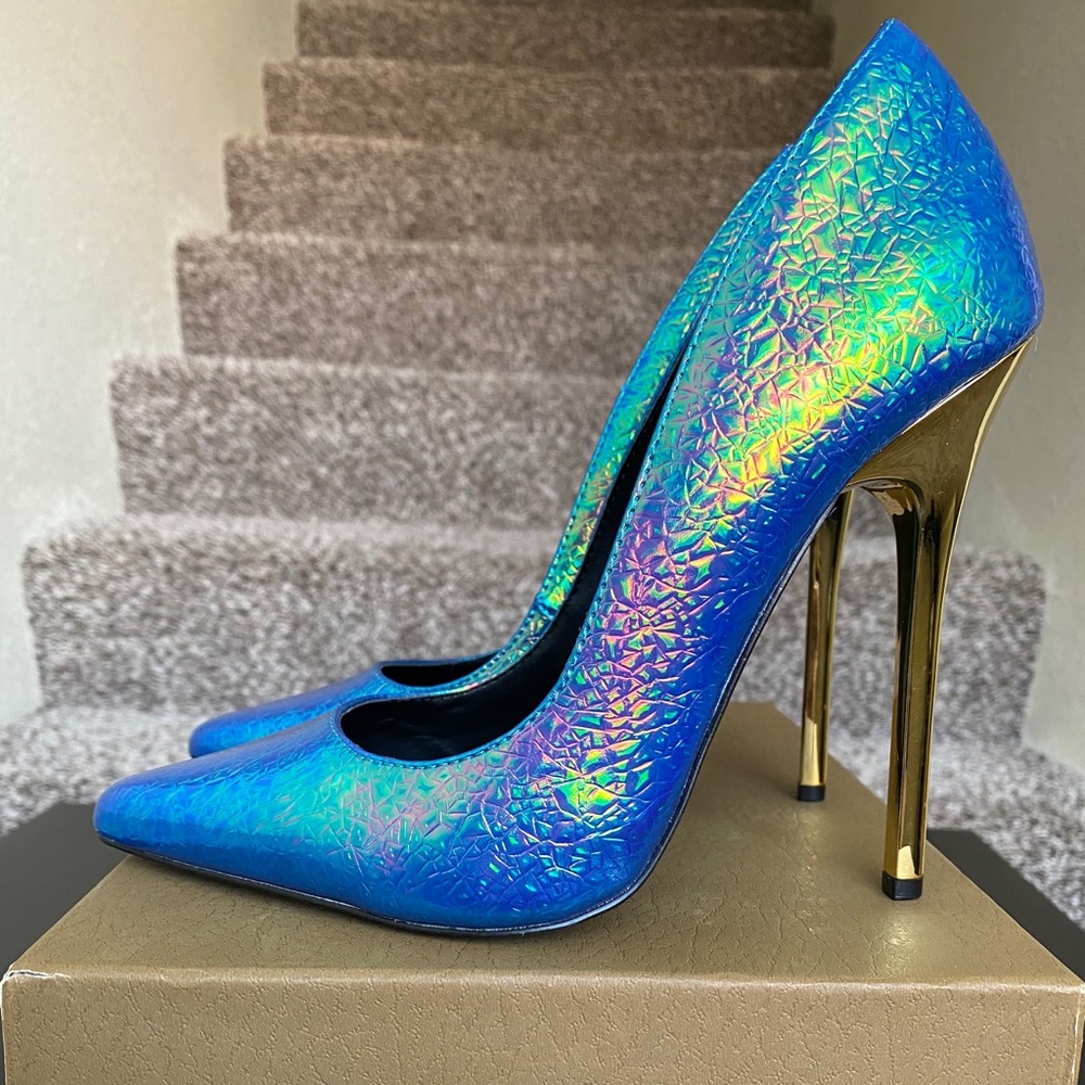 Beautiful iridescent 4.75” stilettos